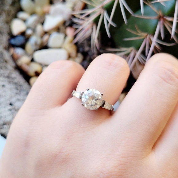 Vintage Sterling Silver 925 CZ Simulated Diamond Engagement Ring, size 6 - Picture 1 of 8